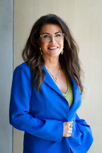 Dallas Fort Worth Headshot Photographer traditonal lifestyle on location in studio lightly photography-00052