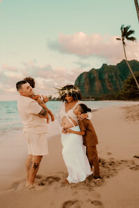 oahu-beach-family-maternity-photos