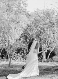 kendall-stephen-bw-theory-hill-country-wedding50_1