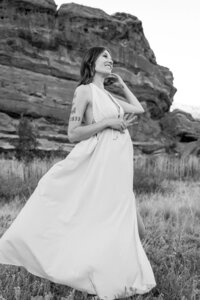 Colorado-Maternity-Photos-Red-Rocks-63-B&W