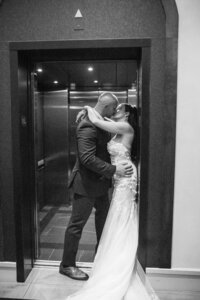 Luxury Savannah wedding photography with editorial style portraits | Phavy Photography