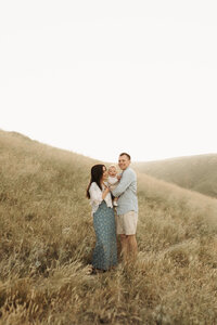 Family photoshoot on the hills in Christchurch