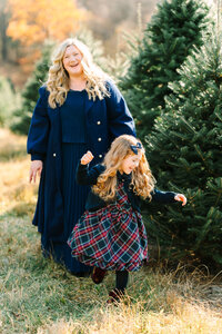 new jersey christmas tree farm mini session photographer-1-7