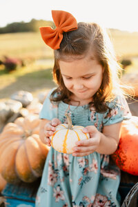 family mini engagement couple wedding christmas spring fall sessions maternity photographer wedding photography stuarts draft waynesboro charlottesville staunton32