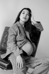 Boston Maternity Photographer. In studio maternity session. In studio editorial maternity session. Great Boston family photographer. Deborah Zoe Photography. Boston Family Portraits, Boston Maternity Portraits, Boston Editorial Photographer.