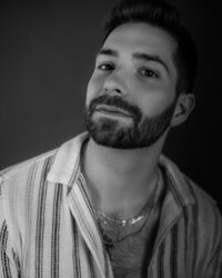 JeffGagnon_StudioMaleModel_ContemplativeLook_BlackAndWhite