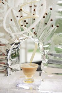 custom ice sculpture makes coffee