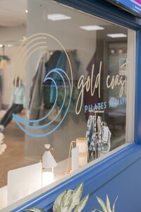 North Shore Small Business Photographer. Lifestyle visuals, content creation for small businesses and creatives. Deborah Zoe Photography.