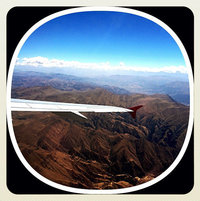 travel09_airplane_window1