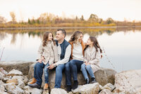 Smiling-family-portraits-toronto-beach