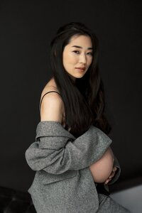 Boston Maternity Photographer. In studio maternity session. In studio editorial maternity session. Great Boston family photographer. Deborah Zoe Photography. Boston Family Portraits, Boston Maternity Portraits, Boston Editorial Photographer.