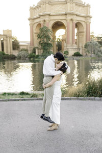palace-of-fine-arts-engagement-session-43