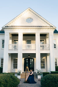Donovan Manor harpist