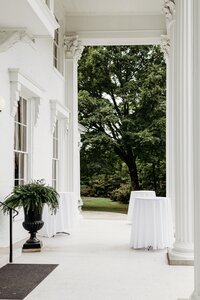 Best-Louisville-Kentucky-Wedding-Venues-Whitehall-porch