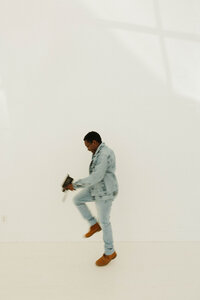 Kendrick, Atlanta wedding photographer, dancing on location
