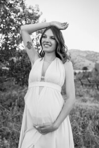 Colorado-Maternity-Photos-Red-Rocks-50-B&W