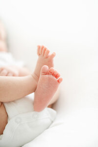up close images of newborn baby  feet