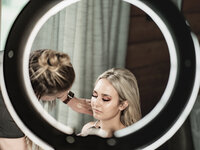 Original photo of a getting ready of the bride in San Francisco