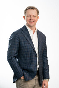 Dallas Fort Worth Headshot Photographer traditonal lifestyle on location in studio lightly photography-00078