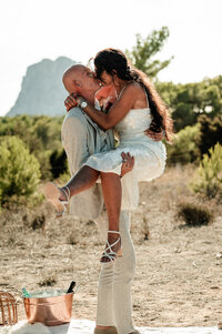 CAPTURING LIGHT - J&G-2692