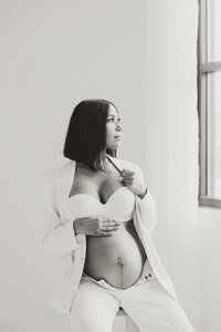 MariolisDarrinMaternityBW-60