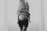 Maternity-In-home-Session-Oahu-Hawaii-Chelsea-Abril-Photography-8492