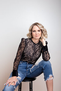 2019_12_27 Karen B Headshots-687-Edit
