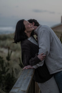 coastal-couple-session-oregon-beach-intimate-moments.jpg-4