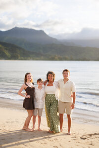Extended Family Session at Hanalei Bay-19