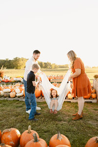family mini engagement couple wedding christmas spring fall sessions maternity photographer wedding photography stuarts draft waynesboro charlottesville staunton36