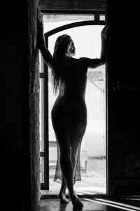 Boudoir experience studio doorframe