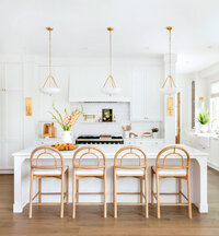 Chez Jilaire white kitchen modern home (5)