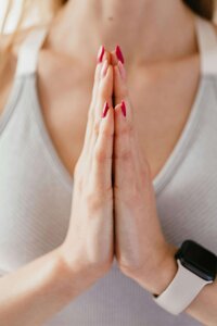 heart-prayer-meditation-guided-practice-visualization-self-love-desires-manifestation (1)