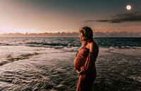 sunset-maternity-session-kaena-point