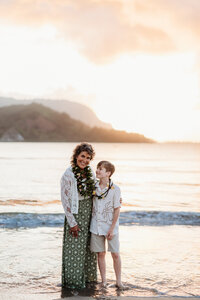 Extended Family Session at Hanalei Bay-13