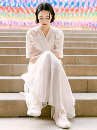A refined, editorial-inspired bridal shoot featuring the artistry of an exclusive Korean bridal brand, set in the heart of Gangnam, Seoul. Captured with a masterful editorial eye by Michael Asmussen, an internationally recognized top destination wedding photographer specializing in luxury celebrations. Discover more of Michael’s work in Palm Springs, Los Angeles, Japan, Las Vegas, Seoul, and beyond. 강남, 서울에서 펼쳐진 독점 한국 브랜드의 우아한 브라이덜 에디토리얼 촬영. 세계적으로 인정받는 럭셔리 웨딩 포토그래퍼 마이클 애스뮤센(Michael Asmussen)의 감각적인 시선으로 포착된 이 특별한 순간을 만나보세요. 팜스프링스, 로스앤젤레스, 일본, 라스베이거스, 서울 등지에서 마이클의 더 많은 작품을 감상해 보세요
