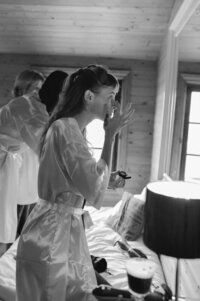 Domaine 360, mariage, femme qui ce maquille