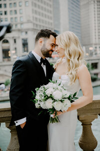 Chicago wedding photographer wedding pictures in Cantigny park