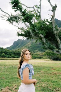 Honolulu senior portrait of a girl wearing blue floral top