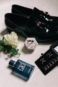 cjamie_blackwedding_gettingready-35_small