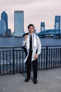Senior Portraits in Downtown Jacksonville | Family Photographer Jacksonville FL | Phavy Photography--12