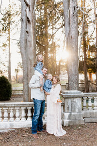 family mini engagement couple wedding christmas spring fall sessions maternity photographer wedding photography stuarts draft waynesboro charlottesville staunton9