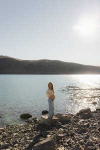 maternity session in tekapo lake