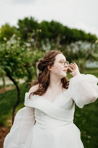 vineyard-bridal-portrait-with-glasses