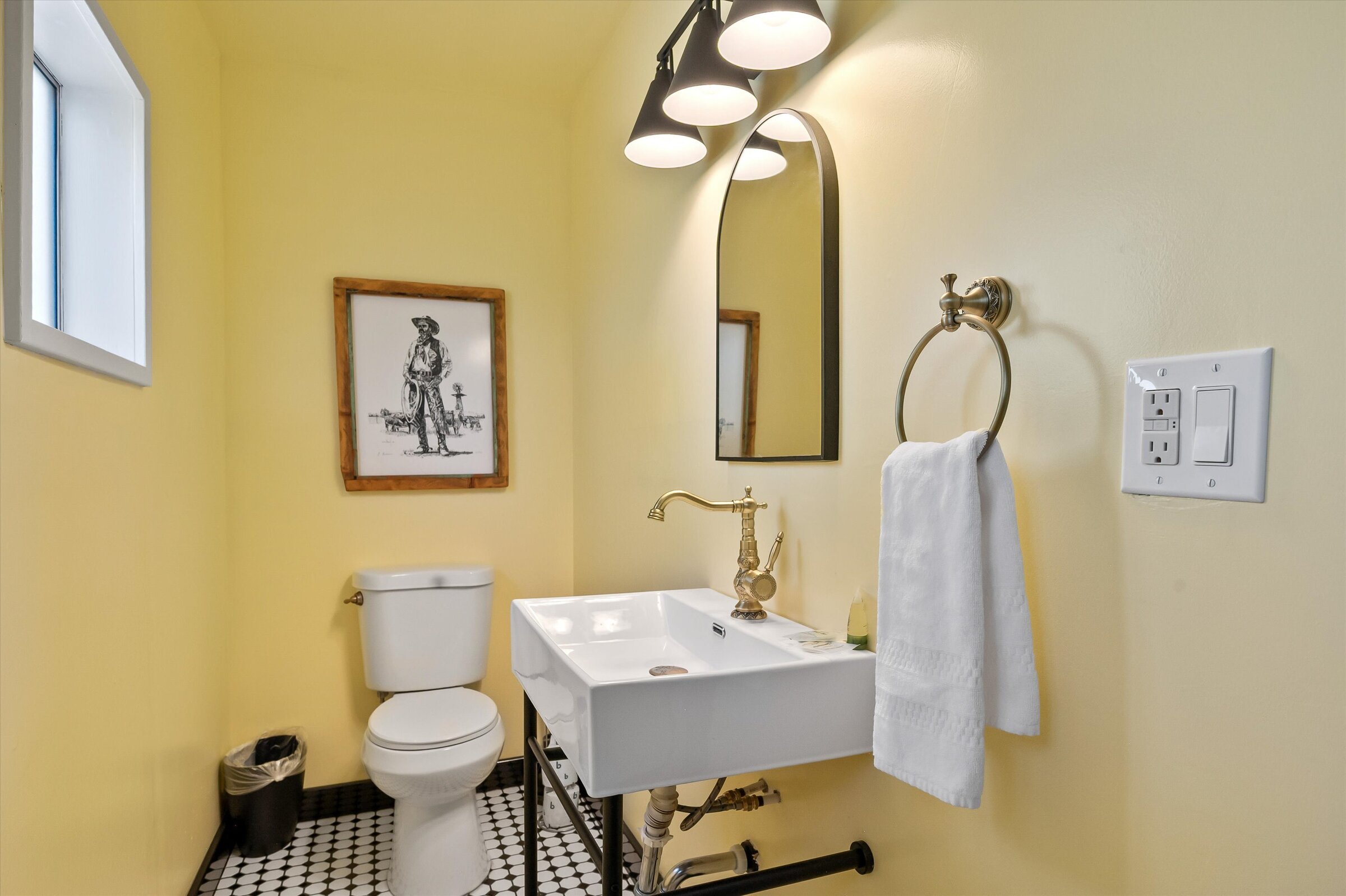 Sagebrush Inn — photo 7 of 25