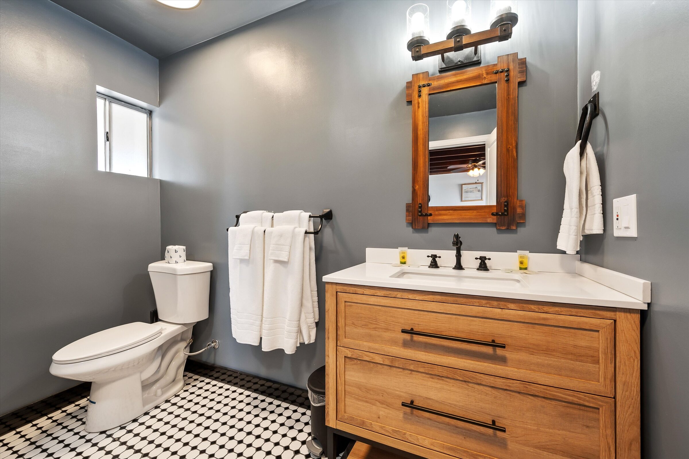 Sagebrush Inn — gallery preview 3