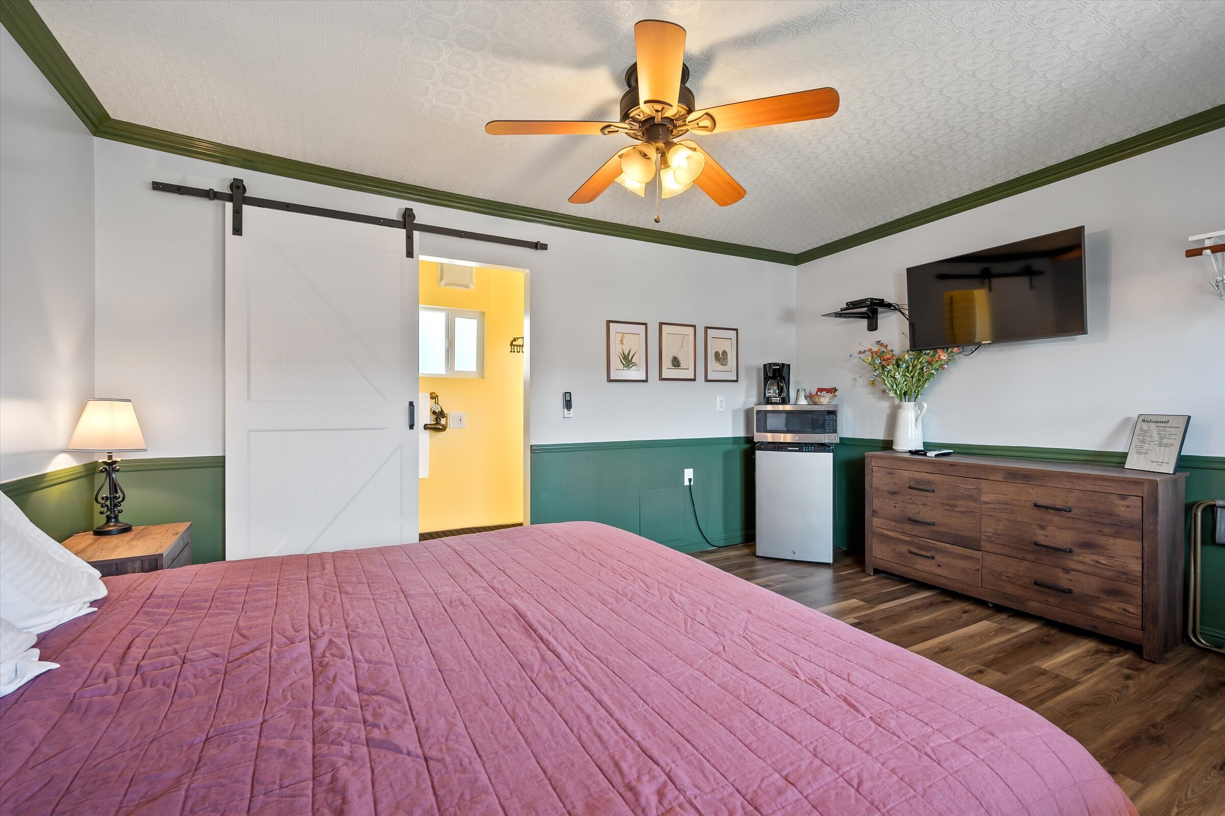 Sagebrush Inn — photo 22 of 25