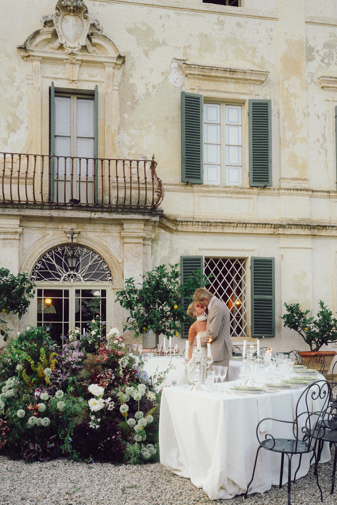 villa-di-geggiano-destination-wedding-photographer-6