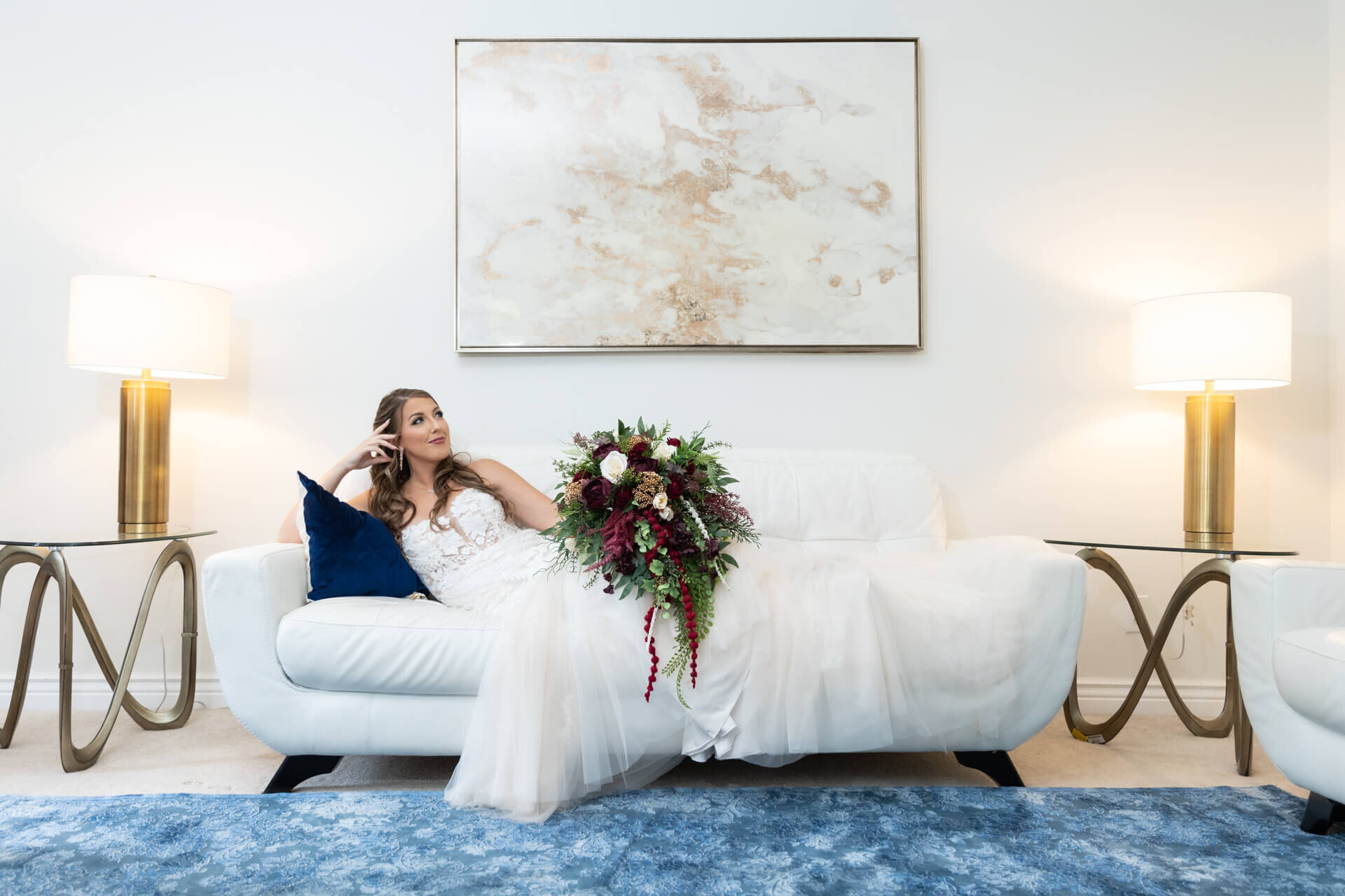 Finger-Lakes-Wedding-Photographer-Bride-Lounge-Room