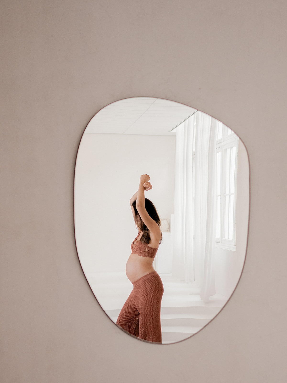 Zwangerschapshoot-atelier-oost-leukfotografie-17